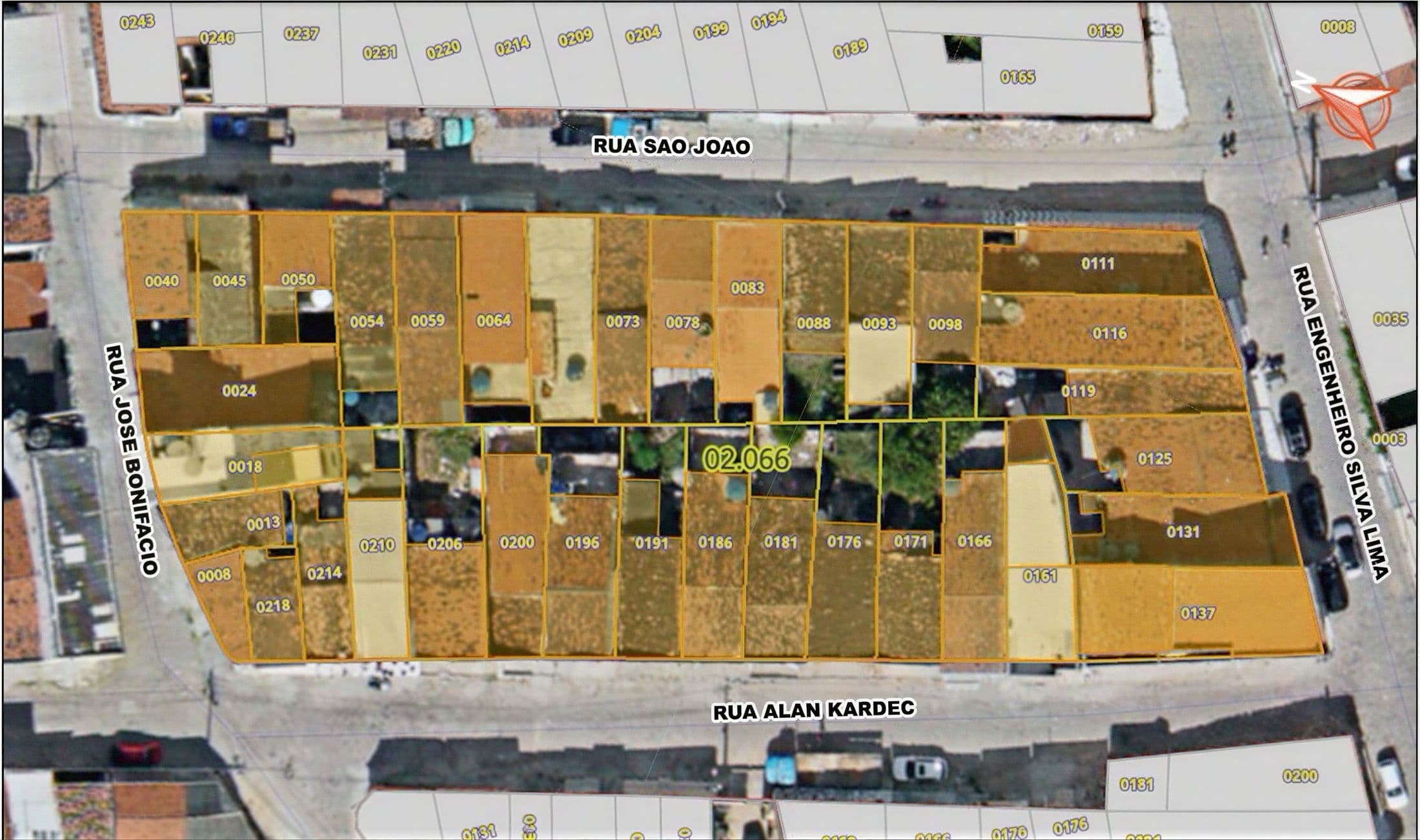 Planta cadastral sobre ortofoto de uma quadra do Bairro Gamboa, em Senhor do Bonfim, com os lotes numerados
